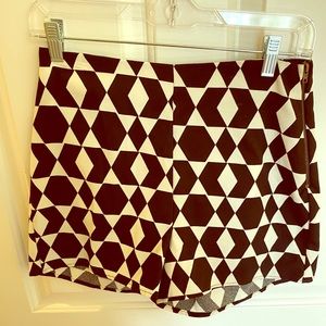 Checkered patterned dress shorts